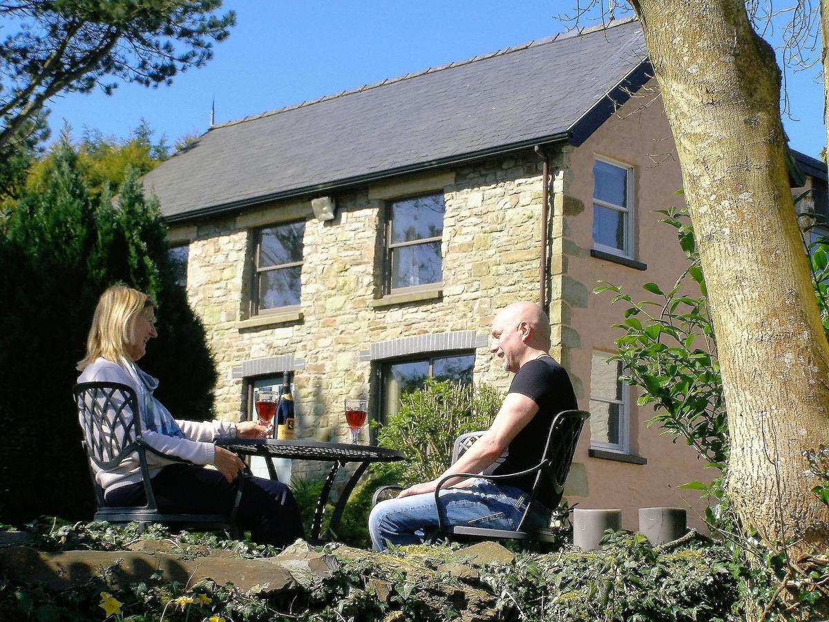 Ffynnon Fendigaid Bed And Breakfast Aberporth Exteriör bild